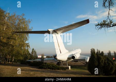 Monumento dell'aereo tu-134 all'ingresso dell'aeroporto di Chisinau Foto Stock