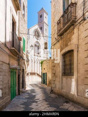 Vista panoramica a Giovinazzo, città in provincia di Bari, Puglia, Italia meridionale. Foto Stock