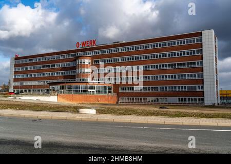 O-Werk, ex edificio amministrativo dello stabilimento Opel di Bochum, ora il cuore del campus o-Werk, un complesso di uffici con oltre 7.000 metri quadrati Foto Stock