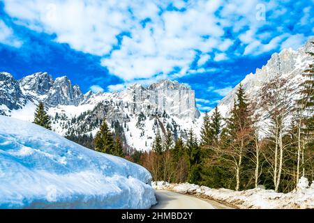 Splendida vista panoramica sulle alpi in Tirolo, Tirolo, Austria. Foto Stock
