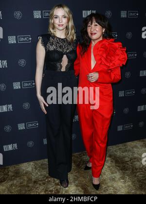 Beverly Hills, Stati Uniti. 08th Feb 2022. BEVERLY HILLS, LOS ANGELES, CALIFORNIA, USA - FEBBRAIO 08: Gli Attrici Jodie Comer e Sandra Oh partecipano al Photo Call per la "Killing Eve" Season Four della BBC, che premia su BBC AMERICA e AMC domenica 27 febbraio, che si è tenuto presso il Peninsula Beverly Hills Hotel il 8 febbraio 2022 a Beverly Hills, Los Angeles, California, Stati Uniti. (Foto di Xavier Collin/Image Press Agency) Credit: Image Press Agency/Alamy Live News Foto Stock