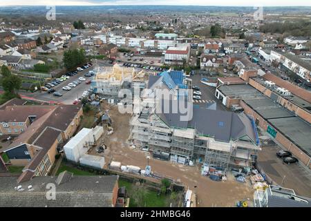 Nuovo edificio in costruzione Rayleigh centro città Essex UK Aerial drone Foto Stock