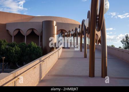 Il Grady Gammage Memorial Auditorium è un centro polifunzionale per le arti dello spettacolo progettato da Frank Lloyd Wright. Foto Stock