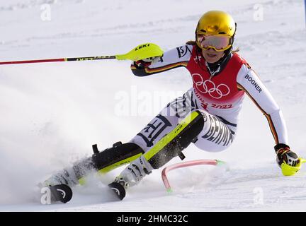 Pechino, Cina. 08th Feb 2022. Lena Duerr di Germania sci al momento migliore nel primo caldo della donna Slalom alle Olimpiadi invernali a Pechino il 9 febbraio 2022. Foto di Rick T. Wilking/UPI Credit: UPI/Alamy Live News Foto Stock