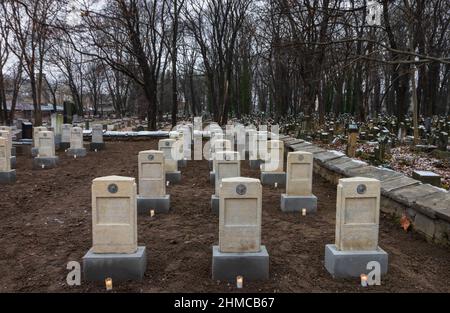 08-12-2021. cracovia-polonia. Nuove lapidi di tombe di soldati ebrei della prima guerra mondiale restaurate dal governo polacco e dal commu ebraico Foto Stock