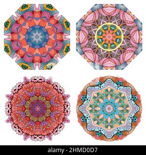 Disegno artistico dipinto a mano. Colore disegno a mano illustrazione Set di 4 mandala per decorazione Illustrazione Vettoriale