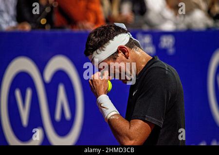 Buenos Aires, Capital Ferderal, Argentina: 8 febbraio 2022, Ciudad AutÃ³noma dopo 965 giorni di inattività e quattro operazioni, il tennista argentino, ex numero 3 nel mondo, .campione della Coppa Davis nel 2016, degli Stati Uniti aperti nel 2009 e medaglia olimpica doppia (Argento in .Rio de Janeiro 2016 e bronzo a Londra 2012) Juan MartÃ-n del Potro, perso nel suo debutto all'Argentine Open .contro il suo connazionale e amico Federico Delbonis 6-1 e 6-3.anche se ha evitato di annunciare il suo definitivo ritiro sulla sua rimonta, Nel primo round dell'ATP 250 in Argentina at Foto Stock