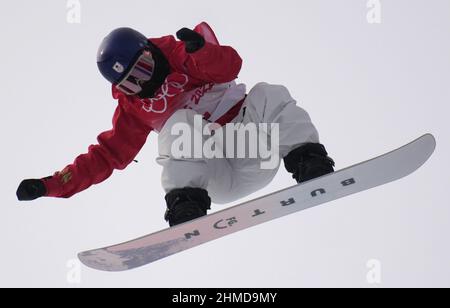 Zhangjiakou, Cina. 09th Feb 2022. Mitsuki Ono in Giappone compete nelle qualifiche di Snowboard Halfpipe delle donne alle Olimpiadi invernali 2022 a Zhangjiakou, Cina mercoledì 9 febbraio 2022. Foto di Bob strong/UPI . Credit: UPI/Alamy Live News Foto Stock