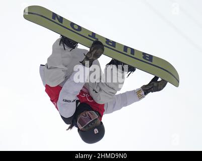 Zhangjiakou, Cina. 09th Feb 2022. Il Giappone Kaishu Hirano compete nelle qualifiche Men's Snowboard Halfpipe alle Olimpiadi invernali 2022 di Zhangjiakou, Cina mercoledì 9 febbraio 2022. Foto di Bob strong/UPI . Credit: UPI/Alamy Live News Foto Stock