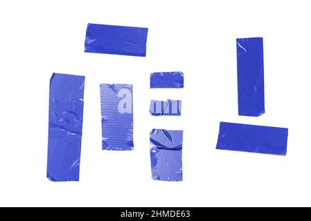 Pezzi di nastro di scotch viola isolati su sfondo bianco. Foto Stock