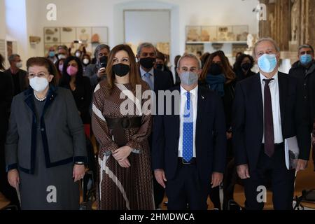 Nella foto il Ministro greco della Cultura Lina Mendoni il Sottosegretario alla Cultura Lucia Borgonzoni l'Assessore Regionale per i Beni culturali e l'identità siciliana Alberto Samonà il Direttore del Museo Acropili ad Atene Nikolaos Stampolidis Foto Stock