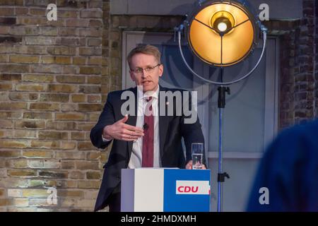 Ministerpräsident Daniel Günther präsentiert des Wahlprogramm der CDU für die Landtagswahl 2022 nello Schleswig-Holstein Foto Stock