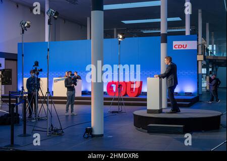 Ministerpräsident Daniel Günther präsentiert des Wahlprogramm der CDU für die Landtagswahl 2022 nello Schleswig-Holstein Foto Stock