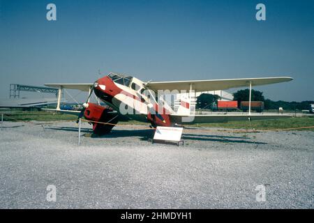 De Havilland DH89A Dragon Rapide alla mostra di velivoli d'epoca nel 1981, Düsseldorf, Renania settentrionale-Vestfalia, Germania Foto Stock