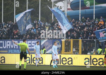 I TIFOSI DELLA SPAL PORDENONE - SPAL CAMPIONATO CALCIO SERIE B 2021-2022 Foto Stock