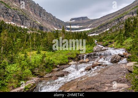 Lunch Creek dalla Going-to-the-Sun Road nel Glacier National Park, Montana, USA. Foto Stock