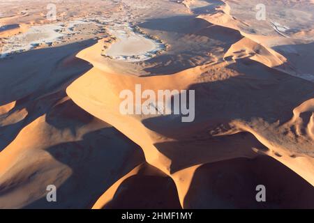 Foto scattata dall'elicottero a Sossusvlei, Namibia Foto Stock