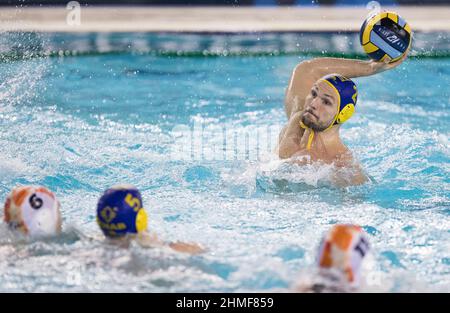 Kragujevac, Serbia, 9th febbraio 2022. Martin Famera di Zodiac Cnab in azione durante la LEN Champions League Preliminary Group A match tra VK Radnicki e Zodiac Cnab a Kragujevac, Serbia. Febbraio 9, 2022. Credit: Nikola Krstic/Alamy Foto Stock