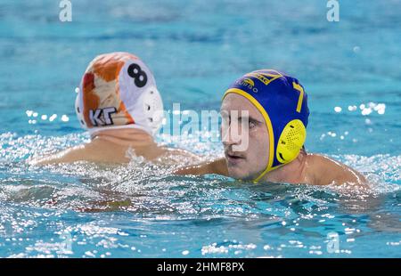 Kragujevac, Serbia, 9th febbraio 2022. Albert Ponferrada Sicart di Zodiac Cnab durante la LEN Champions League Preliminary Group A match between VK Radnicki vs Zodiac Cnab in Kragujevac, Serbia. Febbraio 9, 2022. Credit: Nikola Krstic/Alamy Foto Stock