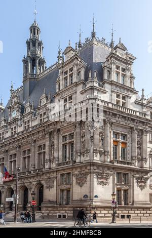 Mairie du 10e circondario (1896), il municipio del quartiere in stile neo-rinascimentale in Rue de Faubourg St Martin nel centro di Parigi, Francia. Architetto: UE Foto Stock