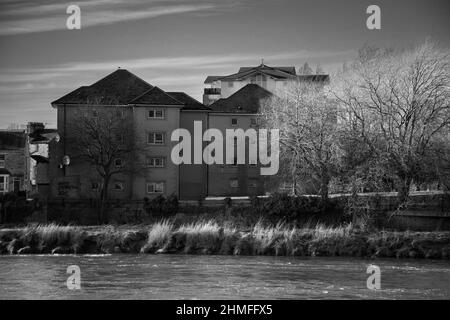 Mainway, Lancaster, Regno Unito. 9th Feb 2022. L'acquisizione del vuoto Skerton High Scool, adiacente alla tenuta Mainway, è considerata un elemento chiave del risviluppo della tenuta 1960. Il gabinetto del comune ha anche approvato la fase accelerata 1 che vedrà la modernizzazione delle case di Lune e Derby Appartamenti Credit: PN News/Alamy Live News Foto Stock