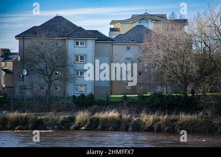 Mainway, Lancaster, Regno Unito. 9th Feb 2022. L'acquisizione del vuoto Skerton High Scool, adiacente alla tenuta Mainway, è considerata un elemento chiave del risviluppo della tenuta 1960. Il gabinetto del comune ha anche approvato la fase accelerata 1 che vedrà la modernizzazione delle case di Lune e Derby Appartamenti Credit: PN News/Alamy Live News Foto Stock