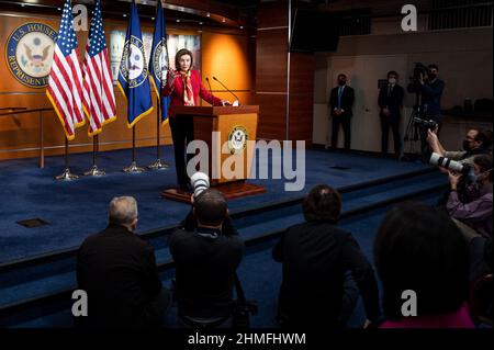 Washington, Stati Uniti 09th Feb, 2022. 9 febbraio 2022 - Washington, DC, Stati Uniti: Casa Speaker Nancy Pelosi (D-CA) che parla alla sua conferenza stampa settimanale. (Foto di Michael Brochstein/Sipa USA) Credit: Sipa USA/Alamy Live News Foto Stock