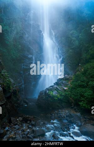 Cascata di Tawai - Telupid, Borneo Foto Stock