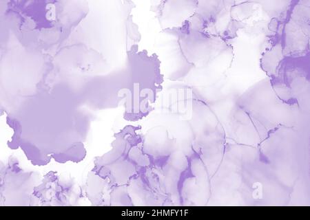 Pittura astratta viola di arte fluida nella tecnica dell'inchiostro dell'alcool. Sfondo con texture dal design sognante. Foto Stock