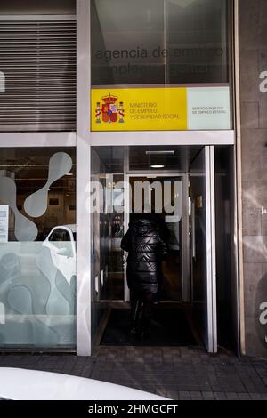 Pamplona, Spagna 9 gennaio 2022. Edificio ufficiale del servizio pubblico di impiego della Navarra. Foto Stock