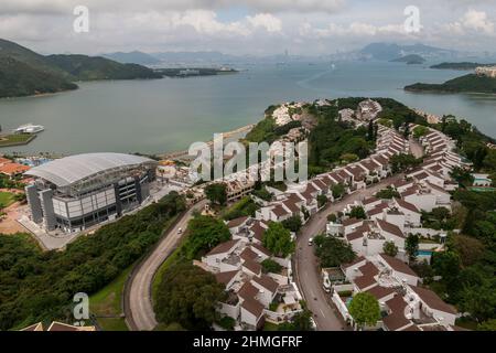 Discovery College nearing completion e Headland Village, Discovery Bay, Lantau Island, Hong Kong, 2008 Foto Stock