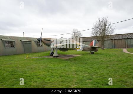 Famoso aereo da caccia Hurricane della seconda Guerra Mondiale in mostra al Museo dell'aria di Yorksire vicino a Elvington York Foto Stock