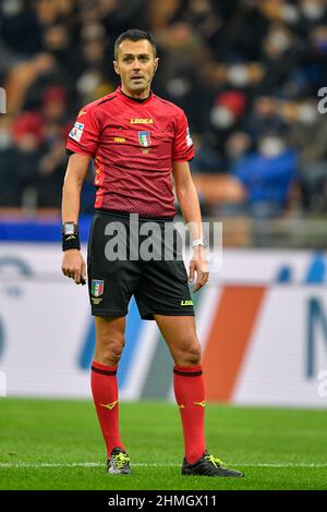 Milano, Italia. 08th, febbraio 2022. L'arbitro Marco di bello ha visto nella partita Coppa Italia tra Inter e Roma a Giuseppe Meazza di Milano. (Photo credit: Gonzales Photo - Tommaso Fimiano). Foto Stock