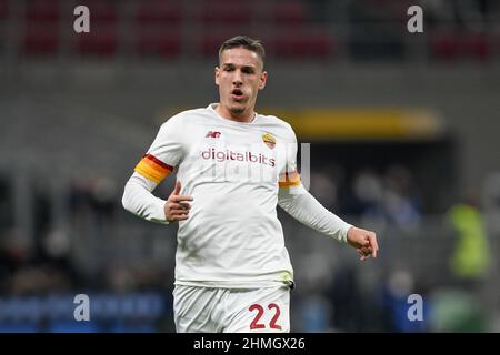 Milano, Italia. 08th, febbraio 2022. Nicolo Zaniolo (22) di Roma visto nella partita Coppa Italia tra Inter e Roma a Giuseppe Meazza di Milano. (Photo credit: Gonzales Photo - Tommaso Fimiano). Foto Stock