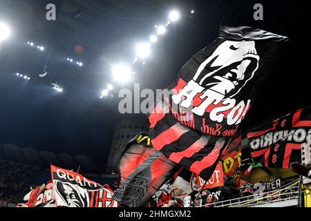 Milano, Italia. 09th Feb 2022. I tifosi milanesi si rallegrano durante la partita di calcio finale della Coppa Italia tra AC Milan e SS Lazio allo stadio San Siro di Milano (Italia), 9th febbraio 2021. Foto Andrea Staccioli/Insidefoto Credit: Ininsidefoto srl/Alamy Live News Foto Stock