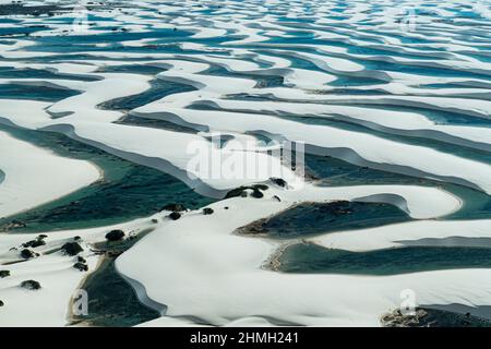 Veduta aerea delle dune di sabbia nel Parco Nazionale di Lencois Maranhenses, Brasile Foto Stock