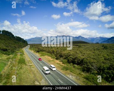 Vista aerea della strada che porta a Milford Sound, South Island, Nuova Zelanda. Foto Stock