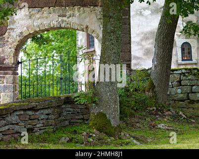 Europa, Svezia, Svezia centrale, Provincia di Västergötland, portale d'ingresso della chiesa di Västerplana Foto Stock