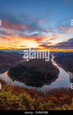 Al mattino vi aspetta il punto panoramico Cloef con Saarschleife, Mettlach, Saarland, Germania Foto Stock