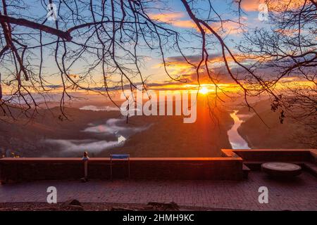 Al mattino vi aspetta il punto panoramico Cloef con Saarschleife, Mettlach, Saarland, Germania Foto Stock