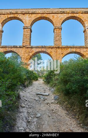 Vecchio acquedotto romano, Aqüeducte de les Ferreres, Ponte del Diavolo, Pont del Diable, Catalogna, Spagna Foto Stock