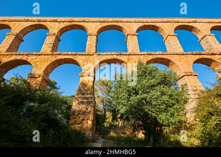 Vecchio acquedotto romano, Aqüeducte de les Ferreres, Ponte del Diavolo, Pont del Diable, Catalogna, Spagna Foto Stock