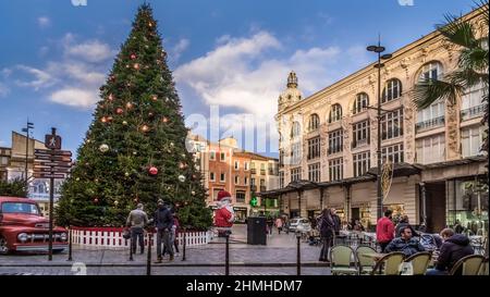 Place de l'Hôtel de Ville a Narbonne a Natale Foto Stock