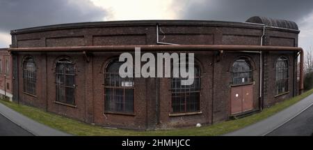 Panorama curvo in alta risoluzione di una sala di lavoro sul terreno della colliria Zollverein, un monumento di cultura industriale Foto Stock