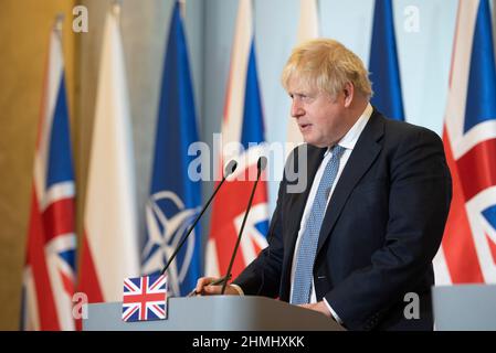 Varsavia, Varsavia, Polonia. 10th Feb 2022. IL primo Ministro britannico BORIS JOHNSON è stato visto durante un incontro tenutosi nella cancelleria del primo Ministro della Polonia il 10 febbraio 2022 a Varsavia, in Polonia. Il primo ministro britannico Borish Johnson ha incontrato il primo ministro polacco Mateusz Morawiecki per discutere della sicurezza nell'Europa orientale e dell'accumulo militare russo al confine con l'Ucraina. Credit: ZUMA Press, Inc./Alamy Live News Foto Stock