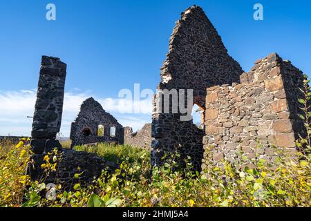 Rovine abbandonate di edifici presso la miniera di Quincy a Hancock, Michigan Foto Stock