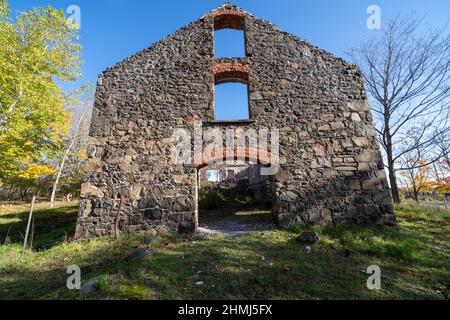 Rovine abbandonate di edifici presso la miniera di Quincy a Hancock, Michigan Foto Stock