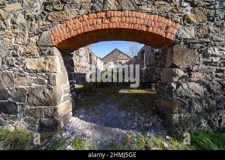 Rovine abbandonate di edifici presso la miniera di Quincy a Hancock, Michigan Foto Stock