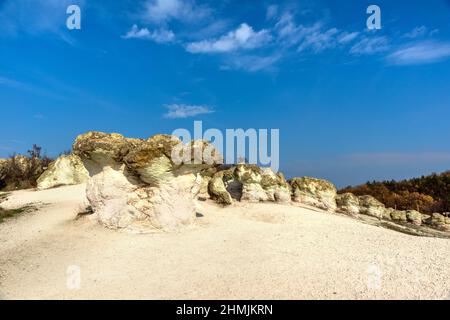 Il fenomeno naturale funghi di pietra si trova nella montagna di Rhodopi, Bulgaria Foto Stock