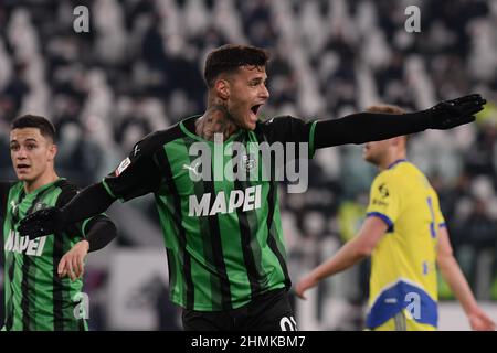 Torino, Italia. 10th Feb 2022. Gianluca Scamacca di US Sassuolo gesti durante la Coppa Italia 2021/22 partita tra Juventus FC e US Sassuolo allo Stadio Allianz il 10 febbraio 2022 a Torino, Italia credito: Independent Photo Agency/Alamy Live News Foto Stock